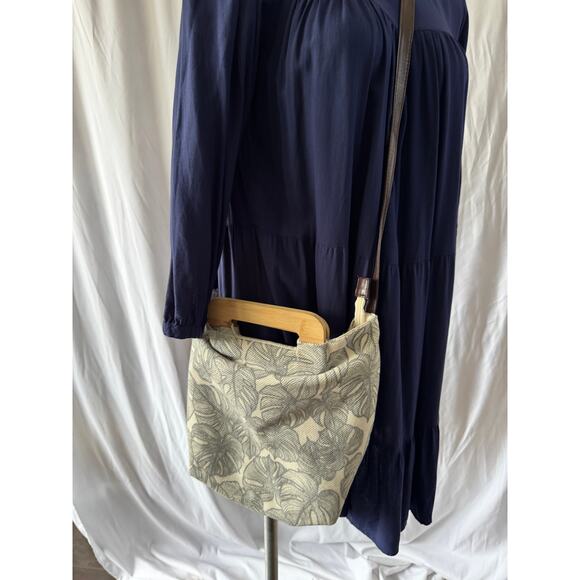 Tropical Leaf Print Canvas Handbag with Bamboo Handles and Adjustable Strap - Picture 2 of 10